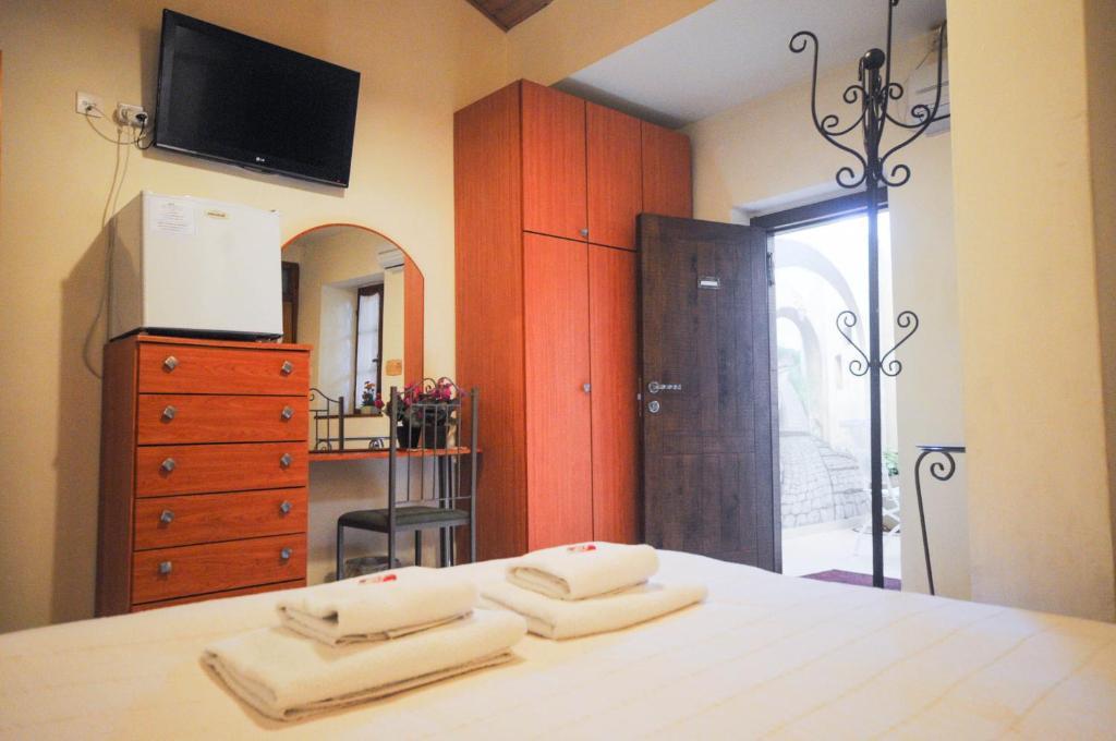 Hapina-Shel-Michal Hotel Mazkeret Batya Room photo