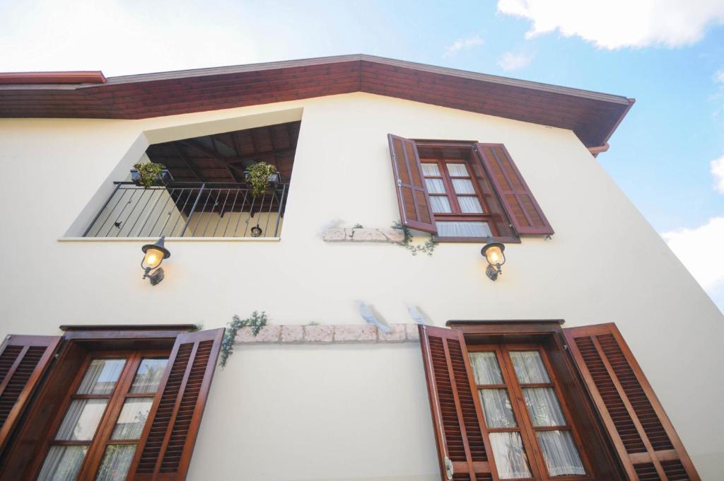 Hapina-Shel-Michal Hotel Mazkeret Batya Exterior photo